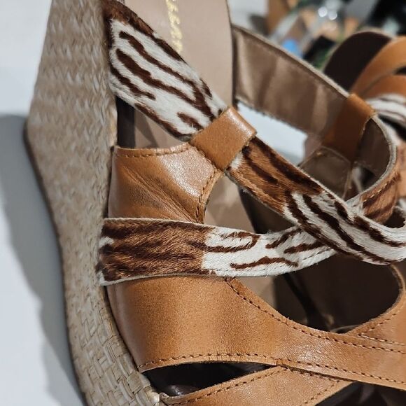 Patterned Brown and Tan Wedge Sandals - Picture 5 of 8